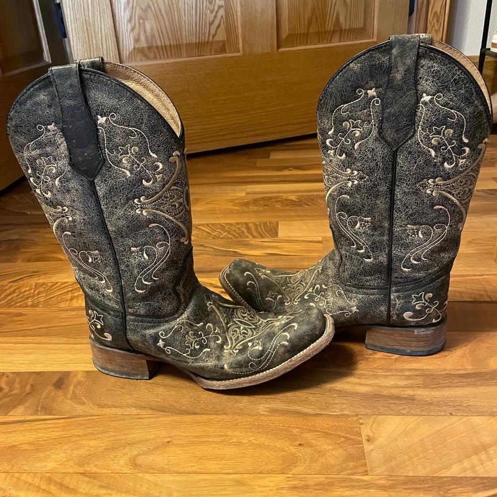 Circle G boots- size 9